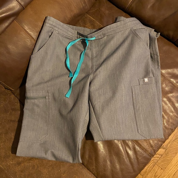 FIGS scrubs - Picture 5 of 6